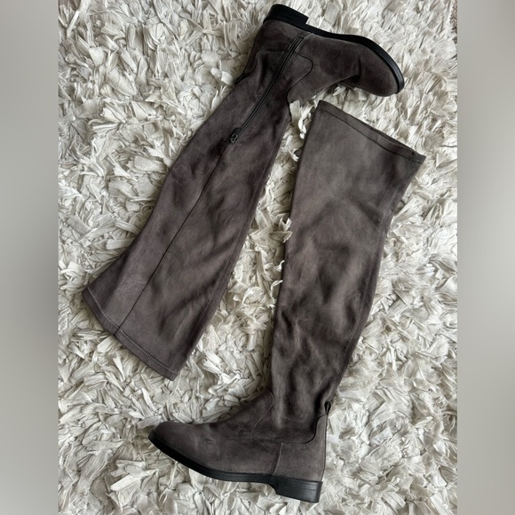 Kenneth Cole Reaction Wind-Y Over the Knee Tall Suede Gray Boots Size 5 - Picture 3 of 11
